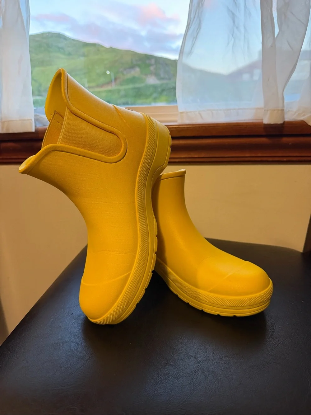 Dansko Yellow Rain Boots women’s sz 39